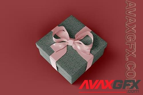 Gift Box Mockup RW5L8XE PSD