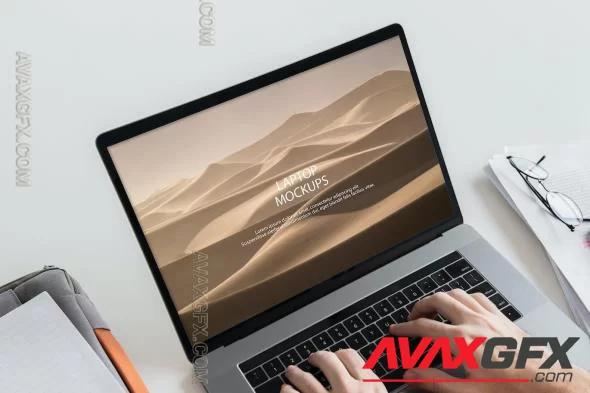 Laptop Screen Mock-Up HZXDWYD [PSD]